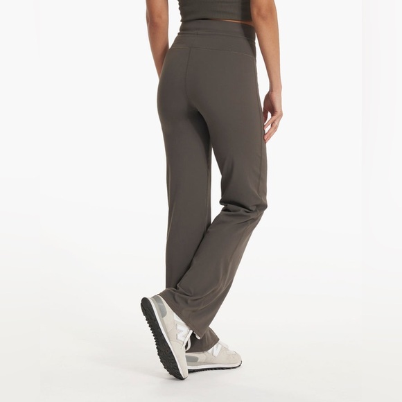 Vuori Daily Wide Leg Leggings in Oregano - Picture 3 of 11